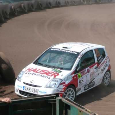 Élményautózás a salakpályán - adó, 1%, alapítvány, támogatás