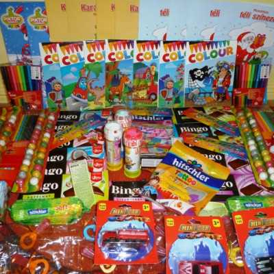 Érkeznek a „cipősdoboznyi szeretet” ajándékai és a csokoládék 2016 - alapítvány, adó 1%, támogatás