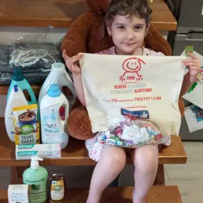 Tisztítószer csomag és új farmernadrágok átadása 20 családnak! - alapítvány, adó 1%, támogatás