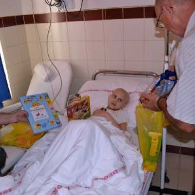 Gyermeknapi ajándékozás a leukémiás és daganatos beteg gyermekek részére - alapítvány, adó 1%, támogatás