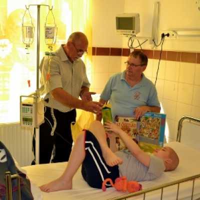 Gyermeknapi ajándékozás a leukémiás és daganatos beteg gyermekek részére - alapítvány, adó 1%, támogatás