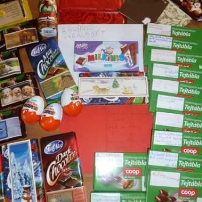 Gyűlnek a csokoládé adományok, üzenettel - adó, 1%, alapítvány, támogatás