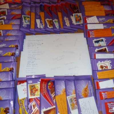 Gyűlnek a csokoládé adományok, üzenettel - adó, 1%, alapítvány, támogatás