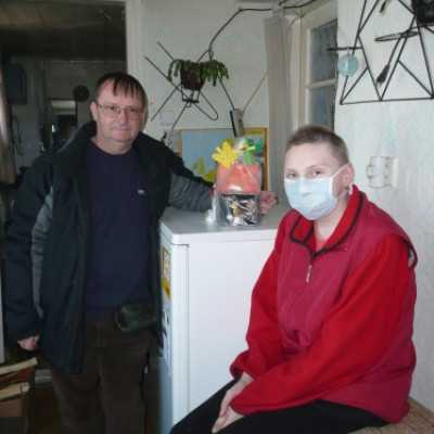 Hűtõgép átadása Békéscsabán - adó, 1%, alapítvány, támogatás