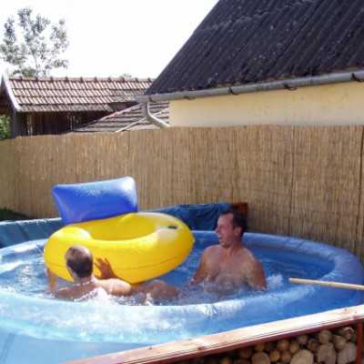 Jótékonysági üdülés Kömörõn - adó, 1%, alapítvány, támogatás