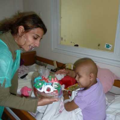 Karácsonyi Ünnepség a DE OEC Gyermekklinikán - adó, 1%, alapítvány, támogatás