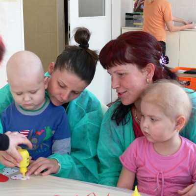 Kézműves foglalkozás Debrecenben a Gyermek Hematológián - adó, 1%, alapítvány, támogatás