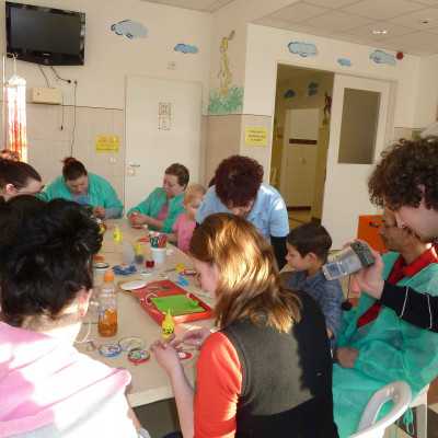 Kézműves foglalkozás Debrecenben a Gyermek Hematológián - adó, 1%, alapítvány, támogatás