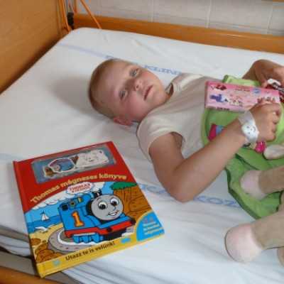 Kórházpedagógus támogatás átadás a Szegedi Gyermekklinikán - adó, 1%, alapítvány, támogatás