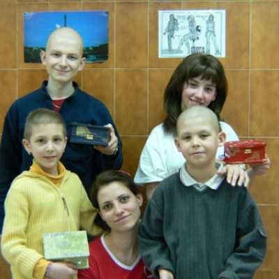 "Kreatív kezek" foglalkozássorozat a DE OEC gyermekhematológián - adó, 1%, alapítvány, támogatás