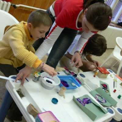 "Kreatív kezek" foglalkozássorozat a DE OEC gyermekhematológián - adó, 1%, alapítvány, támogatás