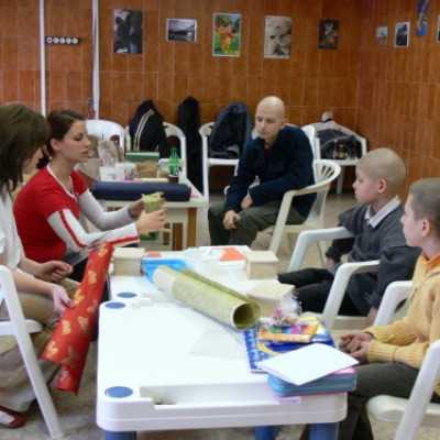 "Kreatív kezek" foglalkozássorozat a DE OEC gyermekhematológián - adó, 1%, alapítvány, támogatás