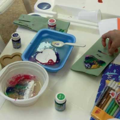 "Kreatív kezek" foglalkozássorozat a DE OEC gyermekhematológián - adó, 1%, alapítvány, támogatás