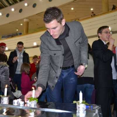 Megemlékezés mécsesgyújtással a leukémiás és daganatos beteg gyermekekért - adó, 1%, alapítvány, támogatás