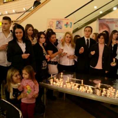 Megemlékezés mécsesgyújtással a leukémiás és daganatos beteg gyermekekért - adó, 1%, alapítvány, támogatás