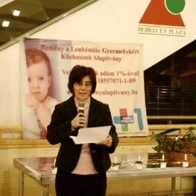 Megemlékezés mécsesgyújtással a leukémiás és daganatos beteg gyermekekért - adó, 1%, alapítvány, támogatás