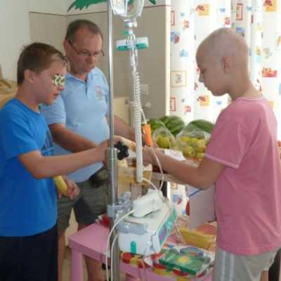 Meglepetés a Creatoys Kft. részérõl a beteg gyermekeknek - adó, 1%, alapítvány, támogatás