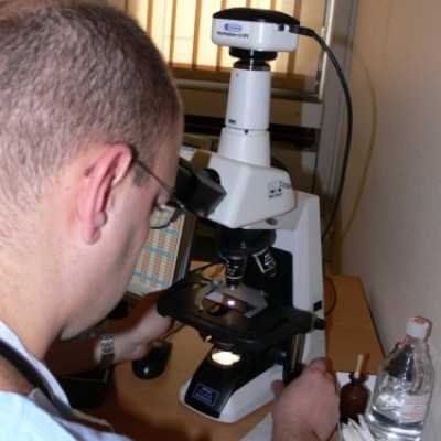 Mikroszkóp feltét átadása a Szt. István és Szt. László Kórházba - adó, 1%, alapítvány, támogatás