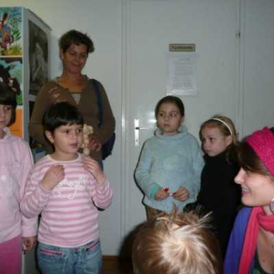 Mikulásváró ünnepség a hematológiai osztályon Domokos Fannival az X-faktor döntõsével - adó, 1%, alapítvány, támogatás