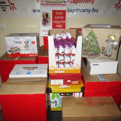Érkeznek a „cipősdoboznyi szeretet” ajándékai és a csokoládék 2019 december - alapítvány, adó 1%, támogatás