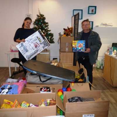 Érkeznek a „cipősdoboznyi szeretet” ajándékai és a csokoládék 2016 - alapítvány, adó 1%, támogatás