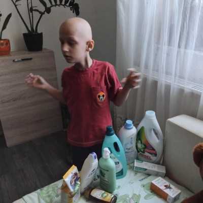 Tisztítószer csomag és új farmernadrágok átadása 20 családnak! - alapítvány, adó 1%, támogatás