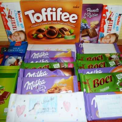 Érkeznek a „cipősdoboznyi szeretet” ajándékai és a csokoládék 2016 - alapítvány, adó 1%, támogatás