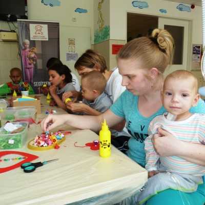 Piros szívecskéket készítettünk a beteg gyermekekkel - alapítvány, adó 1%, támogatás