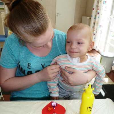 Piros szívecskéket készítettünk a beteg gyermekekkel - alapítvány, adó 1%, támogatás