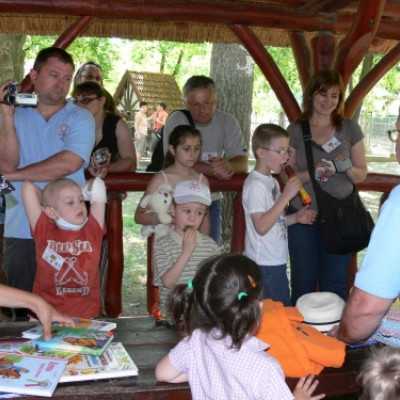 Szurikáta családot fogadtunk örökbe a debreceni állatkertben! - adó, 1%, alapítvány, támogatás