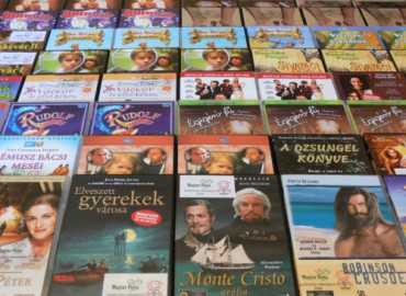 A Magyar Posta Zrt. adományából vásárolt DVD lejátszók és filmek átadása