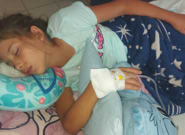 Csenge betegsége kiújult, 7 év után ismét daganatos!