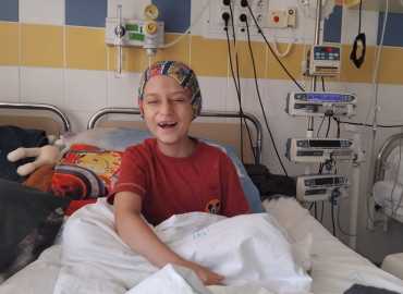 Noel daganattal küzd, elvesztette szeme világát!