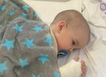 Kolen agydaganattal küzd, emellett szervei tükörképszerűen helyezkednek el.